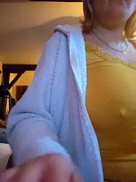 lady charlyne online show from December 10, 2024, 7:58 am