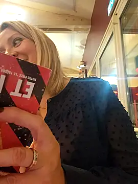 lady charlyne online show from March 5, 2025, 6:56 pm