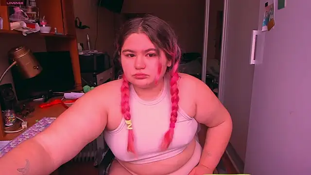 Snapshot of Freakcute_ chatting on December 19, 2024, 11:07 am Freakcute online show from December 19, 2024, 11:07 am