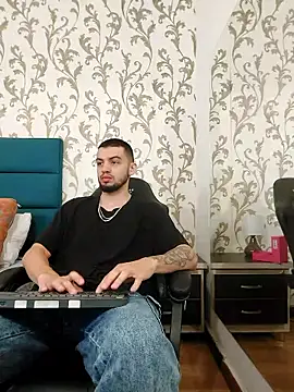 Snapshot of Michael_magno chatting on January 15, 2026, 10:40 am Michael magno online show from January 15, 2026, 10:40 am