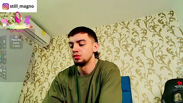 Snapshot of Michael_magno chatting on December 17, 2025, 12:32 pm Michael magno online show from December 17, 2025, 12:32 pm