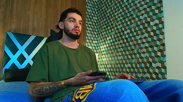 Snapshot of Michael_magno chatting on October 25, 2025, 8:31 pm Michael magno online show from October 25, 2025, 8:31 pm