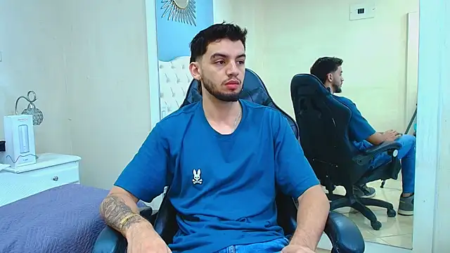 Snapshot of Michael_magno chatting on November 3, 2025, 10:13 pm Michael magno online show from November 3, 2025, 10:13 pm