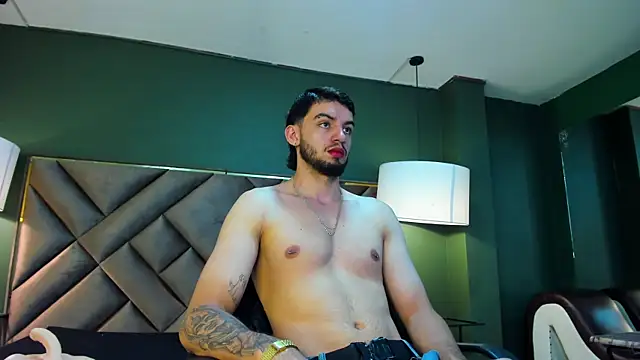 Snapshot of Michael_magno chatting on November 9, 2025, 9:41 pm Michael magno online show from November 9, 2025, 9:41 pm