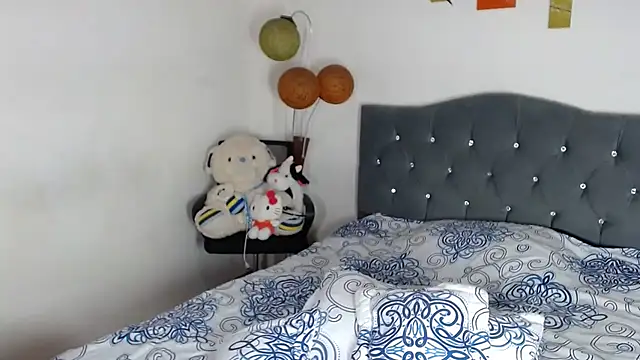 Snapshot of Chantal_hott chatting on February 19, 2026, 8:39 pm Chantal hott online show from February 19, 2026, 8:39 pm