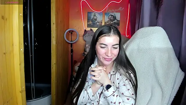 Fiery Brunette  online show from October 2, 2025, 4:16 am