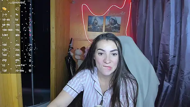 Fiery Brunette  online show from March 3, 2025, 11:44 am