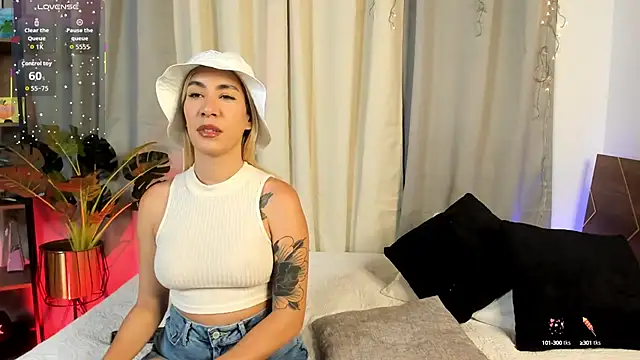 Lauren-Rosse online show from September 28, 2025, 12:45 pm