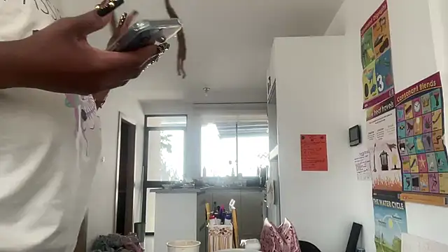 ChocolateCakeQueen online show from October 31, 2025, 3:41 pm