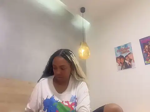 Snapshot of ChocolateCakeQueen chatting on July 26, 2026, 1:56 am ChocolateCakeQueen online show from July 26, 2026, 1:56 am