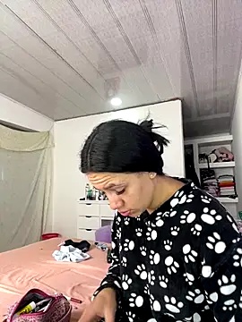 hannahb-e online show from October 25, 2025, 2:39 pm