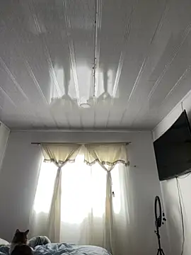 hannahb-e online show from November 6, 2025, 2:32 pm