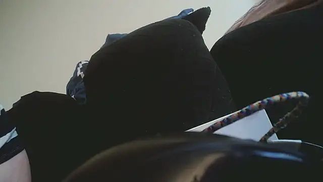 EXOTICLEXXXI online show from April 17, 2026, 6:05 am