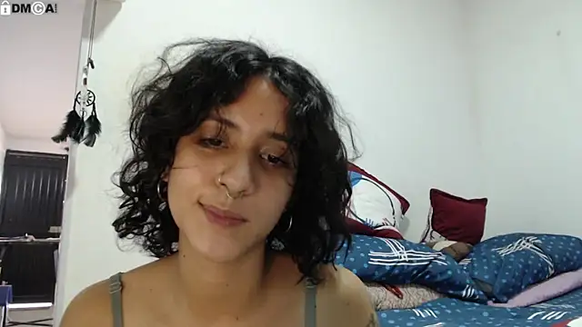 Snapshot of AlinaWoolf_ chatting on November 5, 2025, 7:06 pm AlinaWoolf online show from November 5, 2025, 7:06 pm