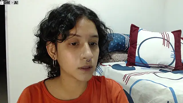 Snapshot of AlinaWoolf_ chatting on October 27, 2025, 1:28 am AlinaWoolf online show from October 27, 2025, 1:28 am