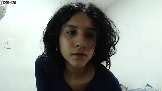 Snapshot of AlinaWoolf_ chatting on February 1, 2026, 9:46 pm AlinaWoolf online show from February 1, 2026, 9:46 pm