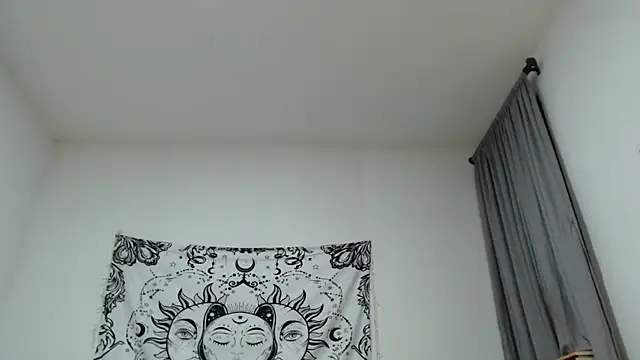 Snapshot of AlinaWoolf_ chatting on February 4, 2025, 5:42 am AlinaWoolf online show from February 4, 2025, 5:42 am