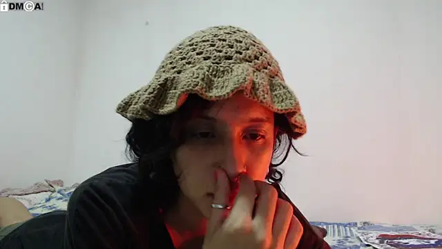 Snapshot of AlinaWoolf_ chatting on March 1, 2026, 4:23 am AlinaWoolf online show from March 1, 2026, 4:23 am