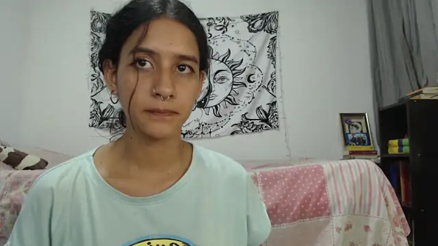 Snapshot of AlinaWoolf_ chatting on January 14, 2025, 2:29 am AlinaWoolf online show from January 14, 2025, 2:29 am