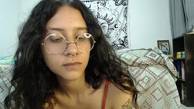 Snapshot of AlinaWoolf_ chatting on March 8, 2025, 7:49 am AlinaWoolf online show from March 8, 2025, 7:49 am