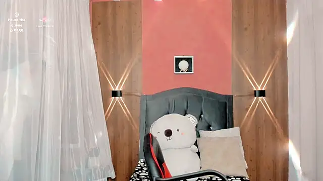 Sarah angell online show from December 19, 2024, 1:51 pm