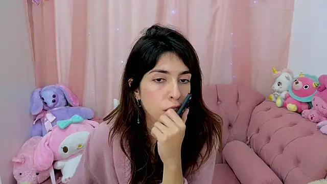 Snapshot of AuroraKatsy chatting on April 6, 2026, 10:33 pm AuroraKatsy online show from April 6, 2026, 10:33 pm