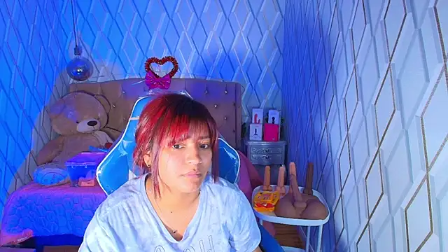 NicolleTaylor online show from February 4, 2026, 4:29 am