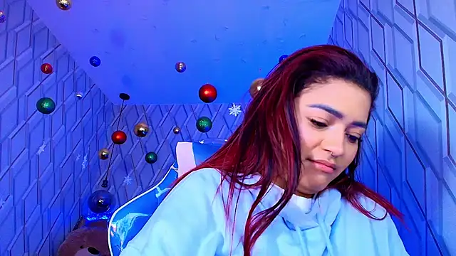 NicolleTaylor online show from December 15, 2025, 4:07 am