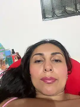 Snapshot of KatiaMoore chatting on March 13, 2025, 1:32 am KatiaMoore online show from March 13, 2025, 1:32 am