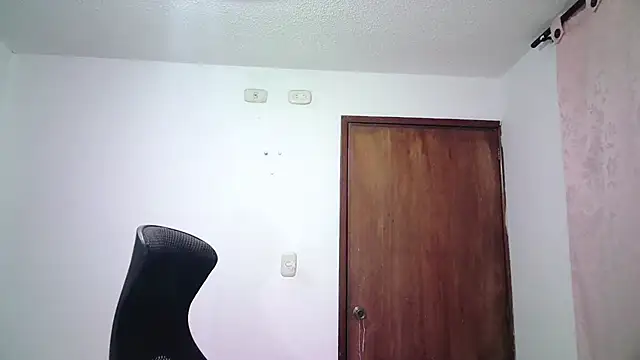 Snapshot of aineangeel chatting on October 1, 2025, 1:11 am aineangeel online show from October 1, 2025, 1:11 am