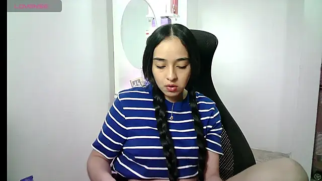 Snapshot of aineangeel chatting on July 7, 2026, 12:35 am aineangeel online show from July 7, 2026, 12:35 am