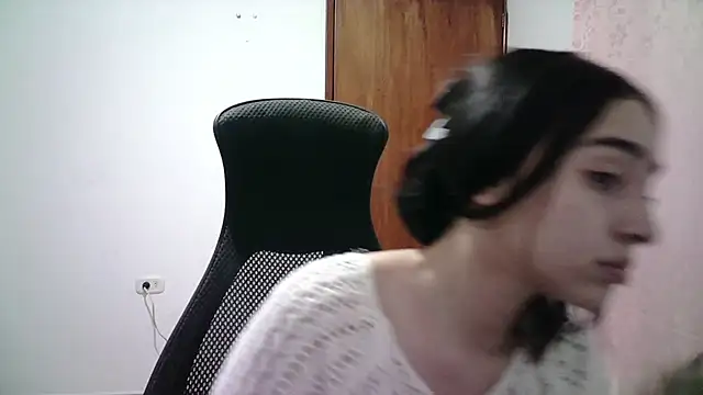 Snapshot of aineangeel chatting on September 27, 2025, 11:33 pm aineangeel online show from September 27, 2025, 11:33 pm