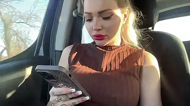 petitebeauty online show from December 3, 2025, 1:10 pm