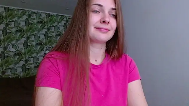 Snapshot of Olivia_shine chatting on November 6, 2025, 5:22 am Olivia shine online show from November 6, 2025, 5:22 am