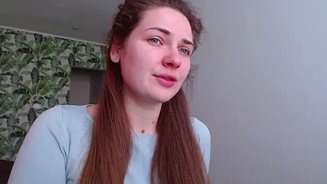 Snapshot of Olivia_shine chatting on February 10, 2026, 5:17 am Olivia shine online show from February 10, 2026, 5:17 am