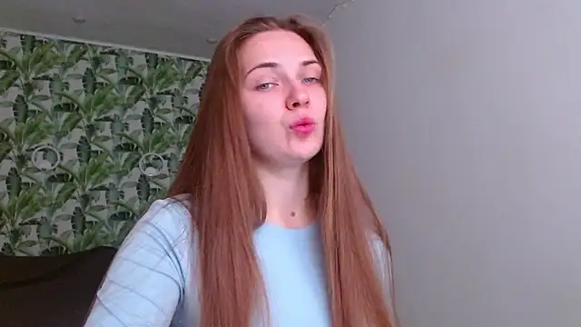 Snapshot of Olivia_shine chatting on October 20, 2025, 4:25 am Olivia shine online show from October 20, 2025, 4:25 am