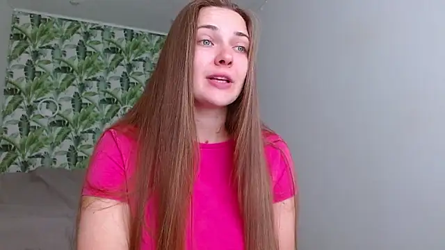 Snapshot of Olivia_shine chatting on September 29, 2025, 4:30 am Olivia shine online show from September 29, 2025, 4:30 am