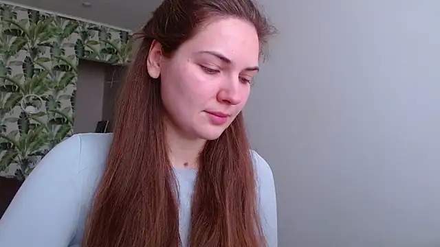 Snapshot of Olivia_shine chatting on February 1, 2026, 5:38 am Olivia shine online show from February 1, 2026, 5:38 am