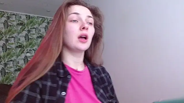 Snapshot of Olivia_shine chatting on February 14, 2026, 6:13 am Olivia shine online show from February 14, 2026, 6:13 am