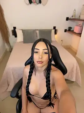 Snapshot of annyfosterr chatting on August 4, 2026, 10:14 pm annyfosterr online show from August 4, 2026, 10:14 pm