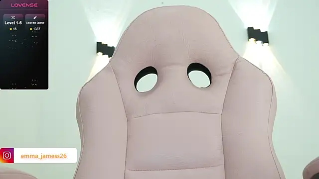 Emma jamess online show from April 18, 2026, 3:20 am