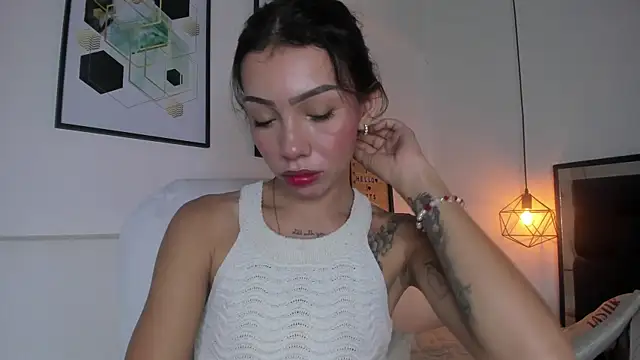 amysc online show from November 28, 2025, 1:44 pm