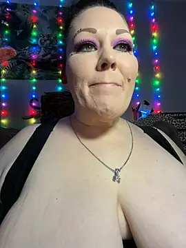 fatfabulous1981 online show from February 19, 2026, 2:08 am