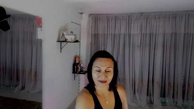 lollita 23  online show from November 19, 2025, 7:25 pm