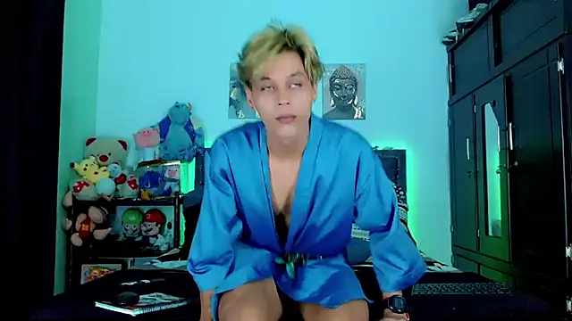 Liamscott  online show from October 30, 2025, 12:53 am