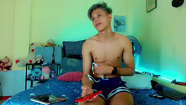 Liamscott  online show from March 29, 2026, 8:10 pm