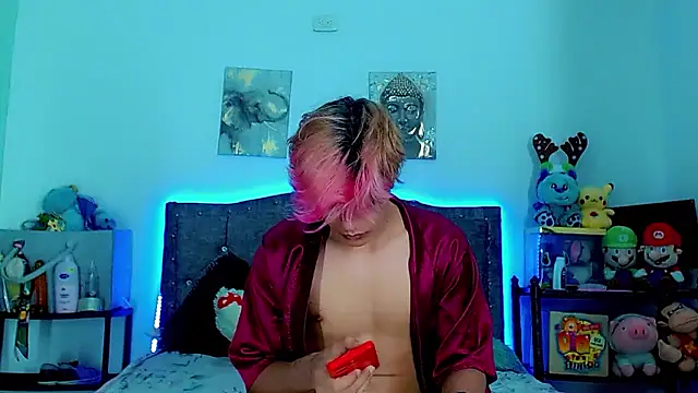 Liamscott  online show from December 19, 2025, 11:29 pm