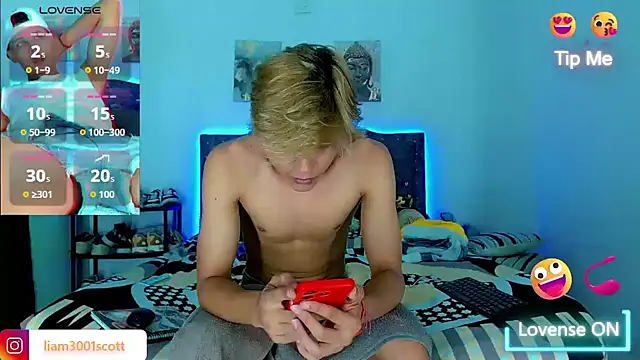 Liamscott  online show from November 30, 2025, 6:09 pm