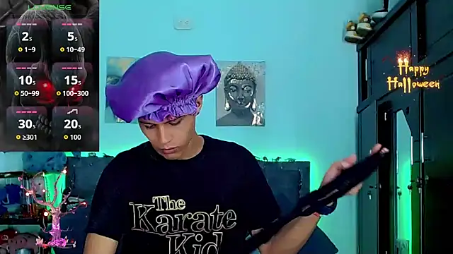 Liamscott  online show from October 19, 2025, 7:27 pm