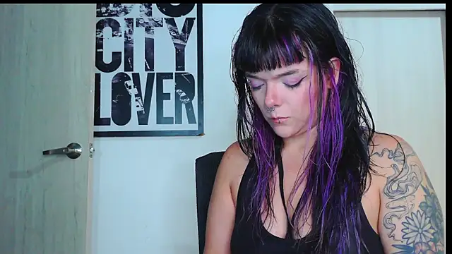 purple em69 online show from April 15, 2026, 4:51 am